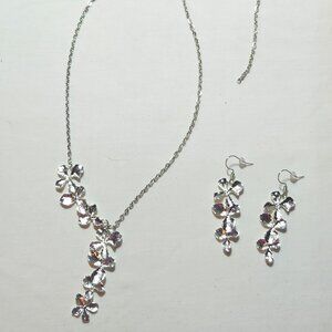 Floral Y shaped necklace & earrings silver tone NWOT